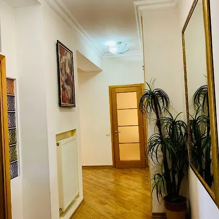 Apartment Center Pushkinskaya Street